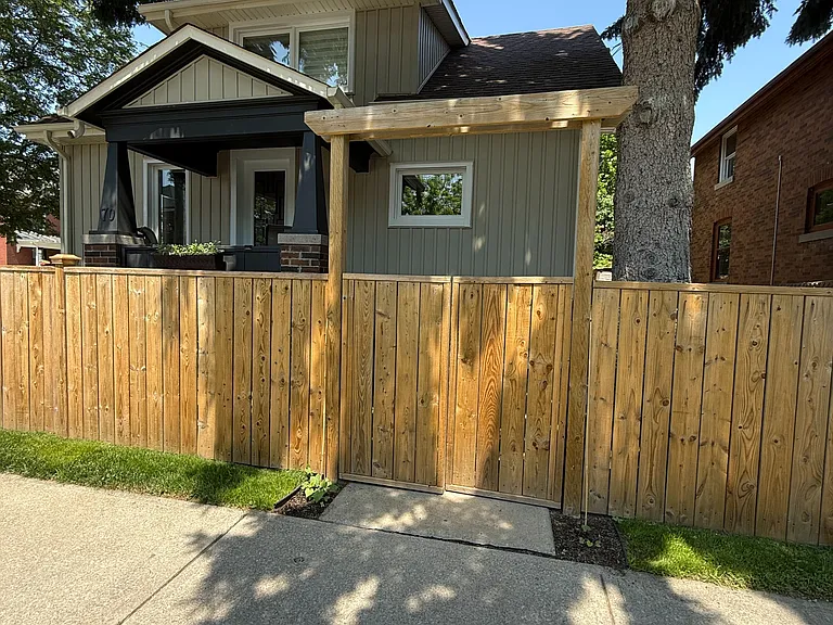 70 West St W — Photo 2