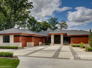 10173 Carmer Rd, Fenton, MI 48430