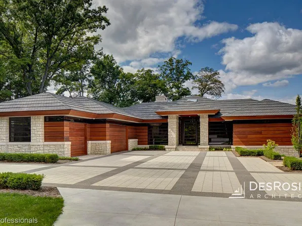 10173 Carmer Rd, Fenton, MI 48430