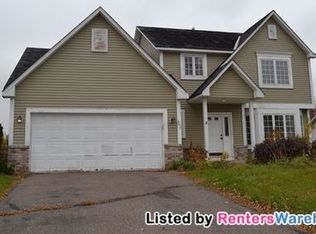 562 Falcon Ridge Rd, Woodbury, MN 55125