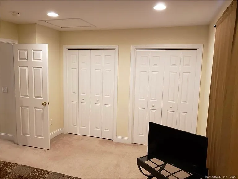 86 Otrobando Ave #6 — Photo 16