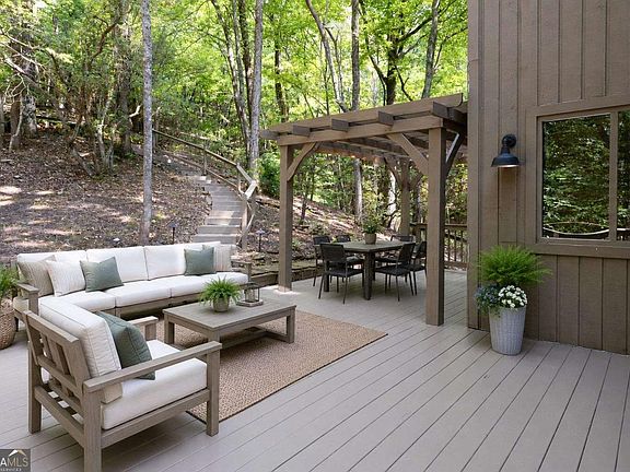 4th image of 826 Woodland Trce