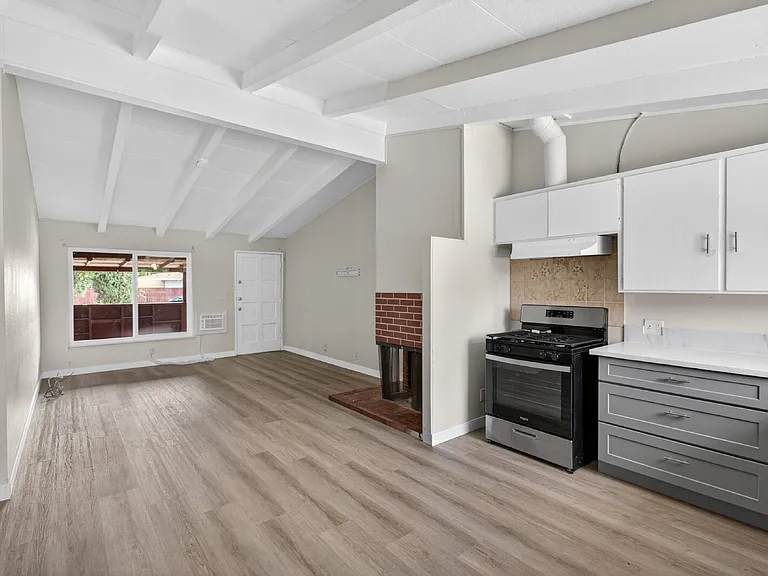 6428 Tapo Ct — Photo 16