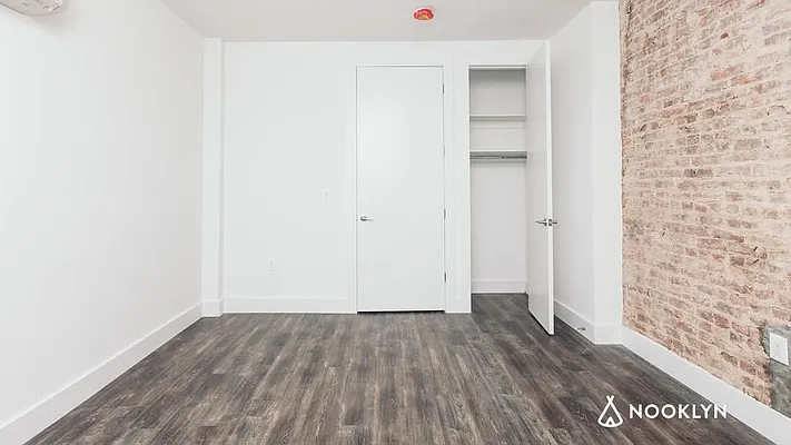 Rented by Nooklyn NYC LLC | media 18