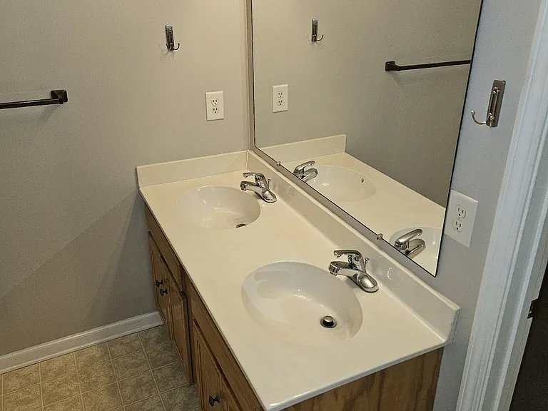 403 Ford Ct — Photo 22