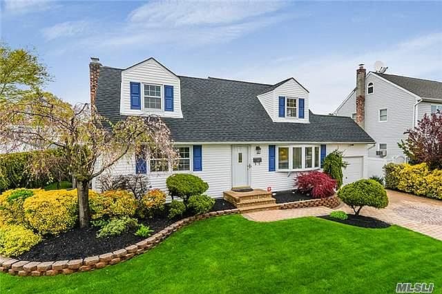1st image of 23 Preston Ln