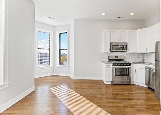 1st image of 358 W Dickens Ave APT 2
