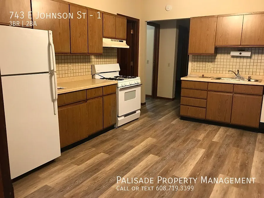 743 E Johnson St — Photo 4