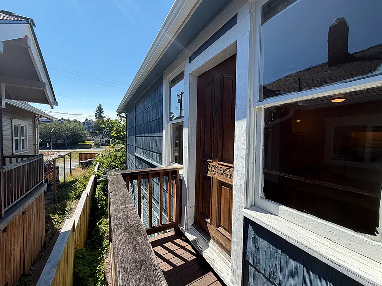 3214 Hoyt Ave — Photo 9