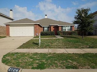 2124 Cap Rock Ln, Grand Prairie, TX 75052