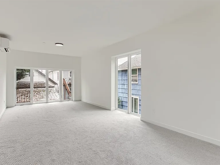 2135 SE 12th Ave — Photo 15