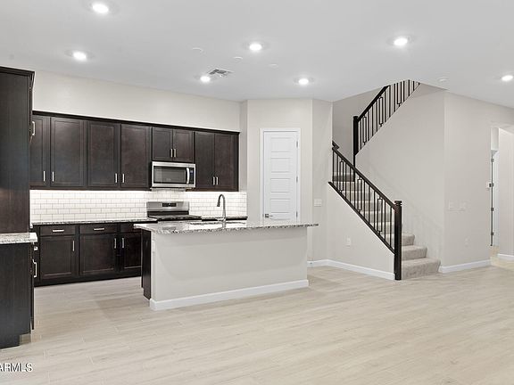 5th image of 5062 E HARTFORD Avenue