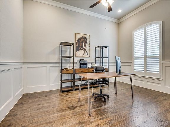 5th image of 1308 Capilano Way