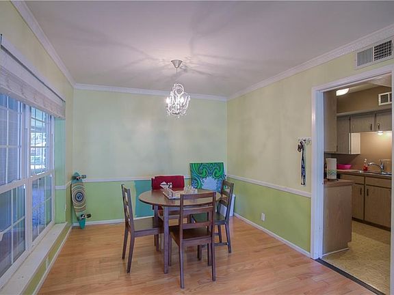 4th image of 7904 Royal Ln #127