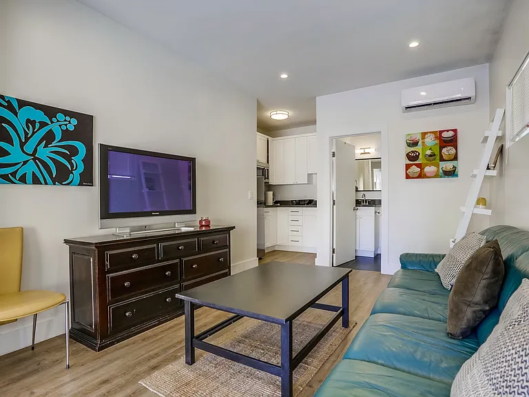 1629 Polk Ave #B — Photo 5