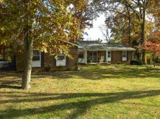 4 Avondale Cir, Johnson City, TN 37604