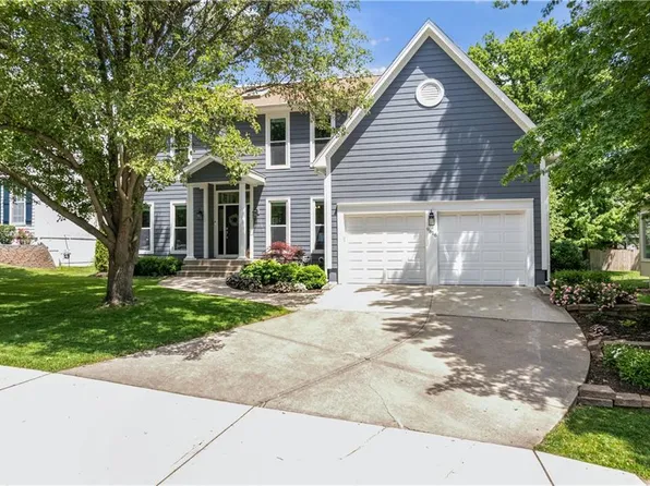 9816 W 132nd Ter, Overland Park, KS 66213