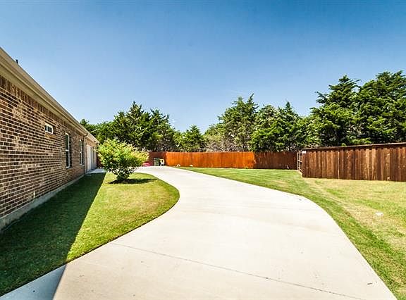 2nd image of 617 Meadow Wood Ct
