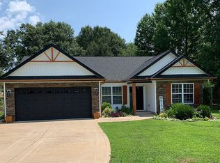 552 Brashears Rd, Campobello, SC 29322