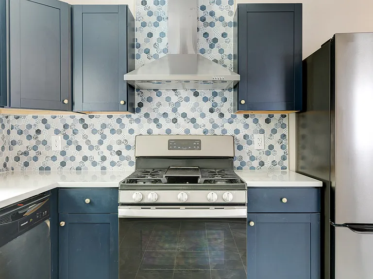 802 Mill St — Photo 8