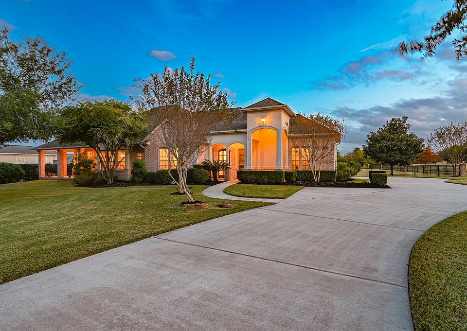 1st image of 86 Lake Estates Dr