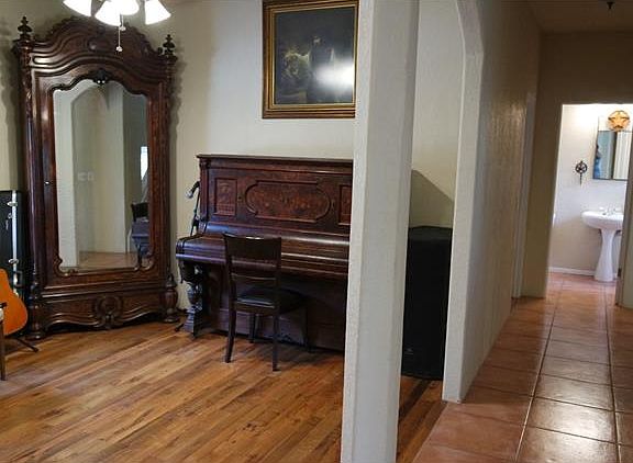 5th image of 22030 Briarcliff Dr