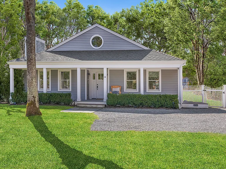 4 Arthur Ave — Photo 2