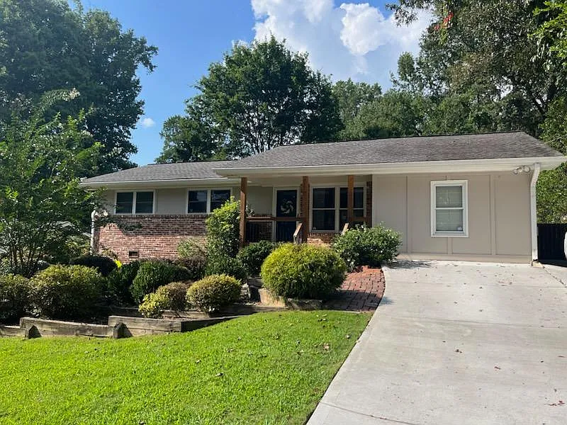 3254 Lindmoor Dr photo 1