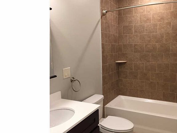 4th image of 1643 N Marshall St #1