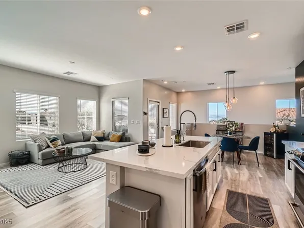 524 Teovani St #826, Henderson, NV 89052