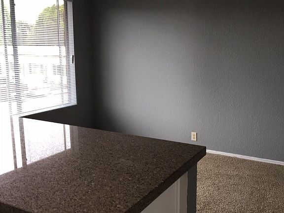 4th image of 332 Victoria St APT B202