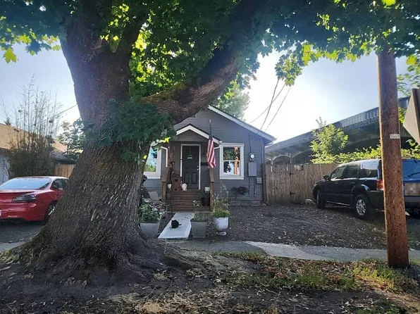 308 NW 3rd Ave, Kelso, WA 98626