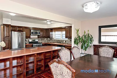 Rented by Moda Realty