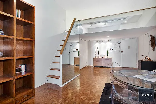 Sold by Bond New York | media 4