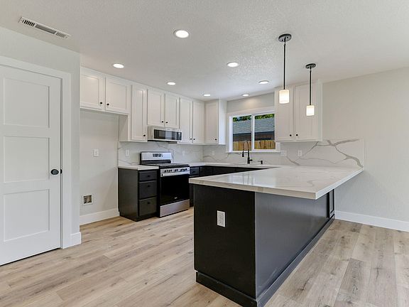 3rd image of 2513 Capella St