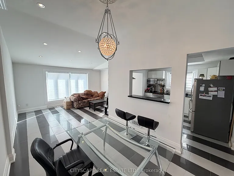 135 Bonham Blvd #UPPER — Photo 38
