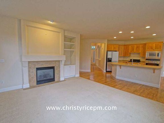 5th image of 308 239th Way SE