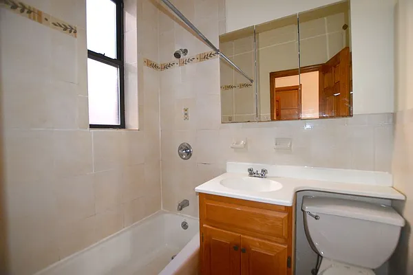 Rented by Your Vanity Realty | media 29