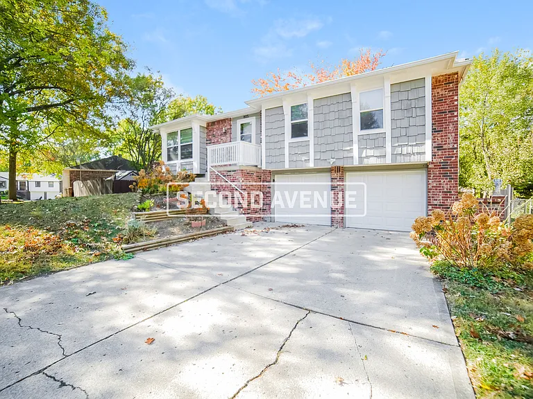 805 NW Canterbury Rd — Photo 18