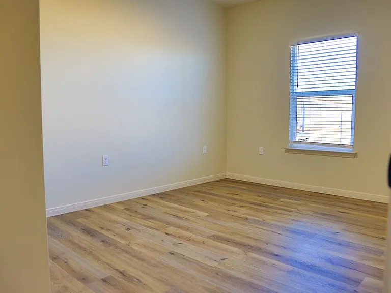 2105 Bryant St — Photo 8
