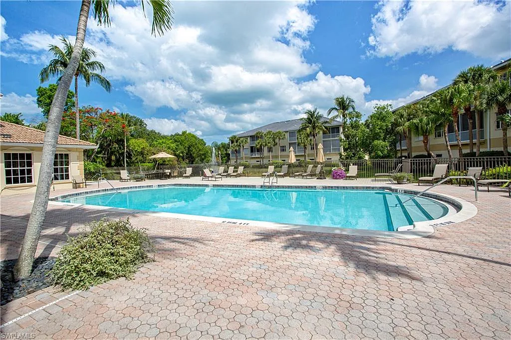 3 bed, 2.5 bath, 1900 sqft, $10,000 — Photo 4