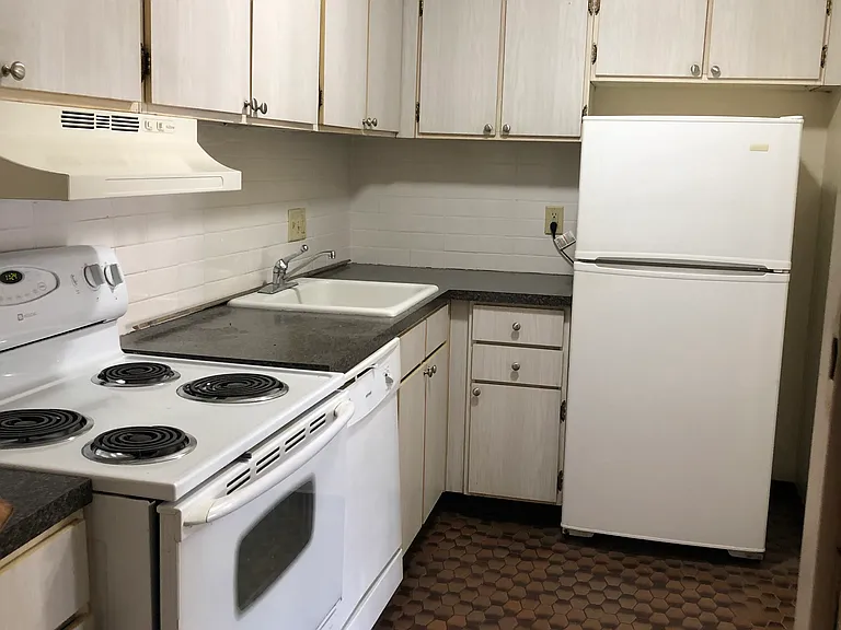 299 Main St #7 — Photo 8