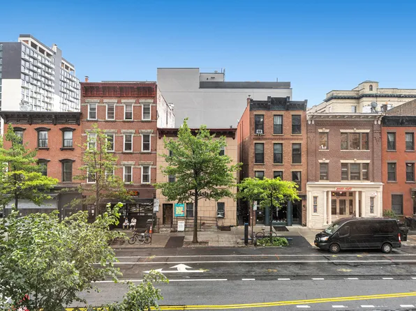 550 Vanderbilt Avenue image 7 of 30