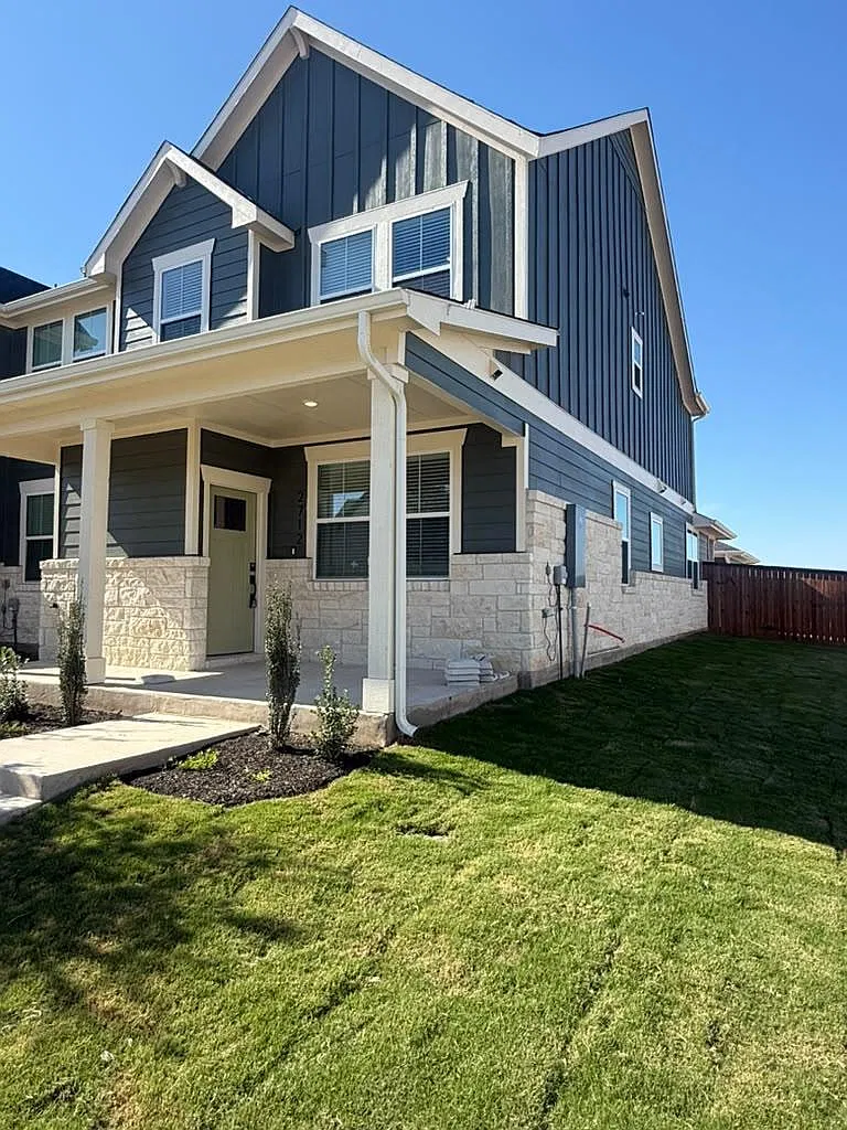3 bed, 2.5 bath, 1757 sqft, $2,195 — Photo 3