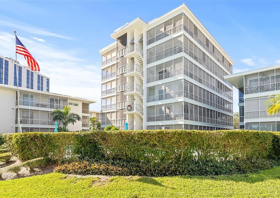 1st image of 1012 N SHORE DRIVE NE #14