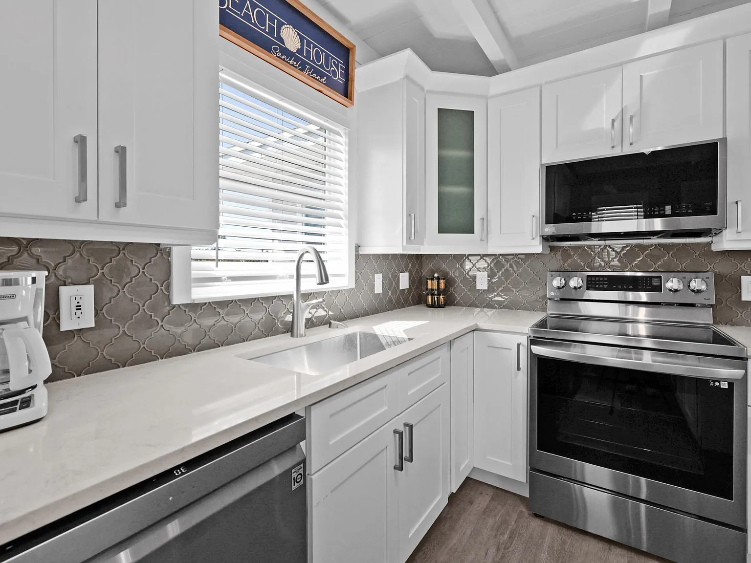 11360 Kimble Dr — Photo 4