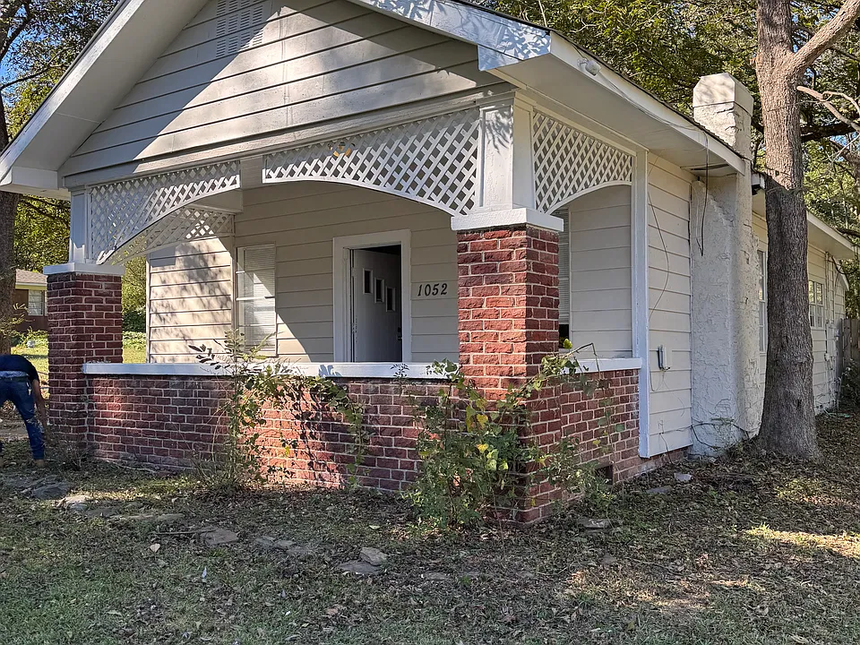 1052 Tower Dr