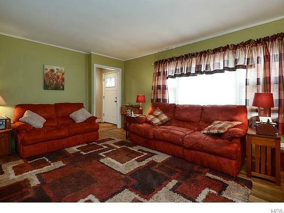 3rd image of 12 Crestview Ave