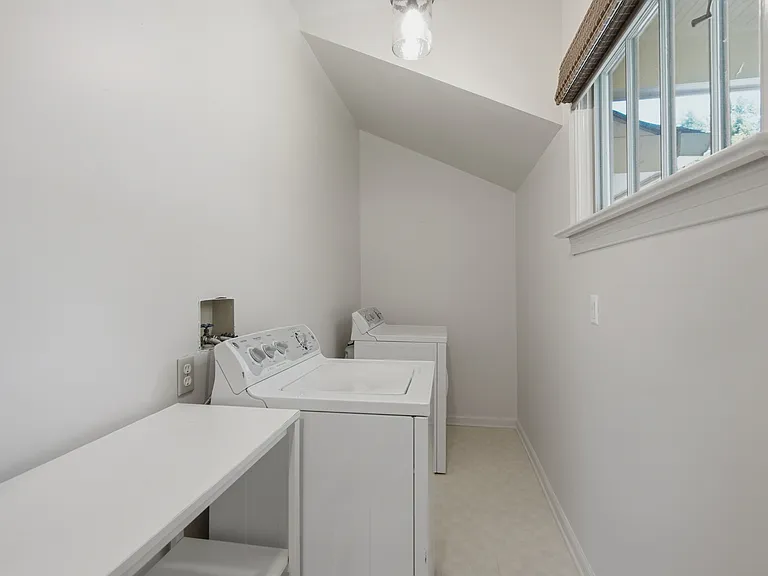 415 N 15th St — Photo 38
