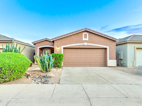 2809 E Janice Way